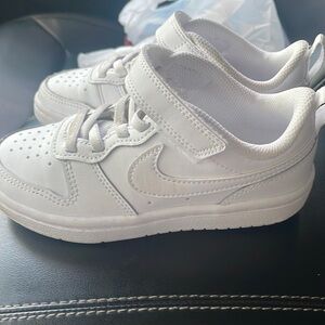 Boys Nike Court Bourough size 10.5